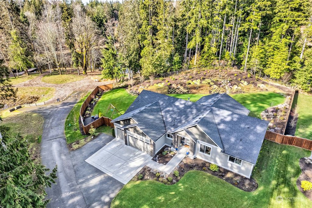 Photo of 11426 211th Avenue SE, Snohomish, WA 98290 (MLS # 2043456)