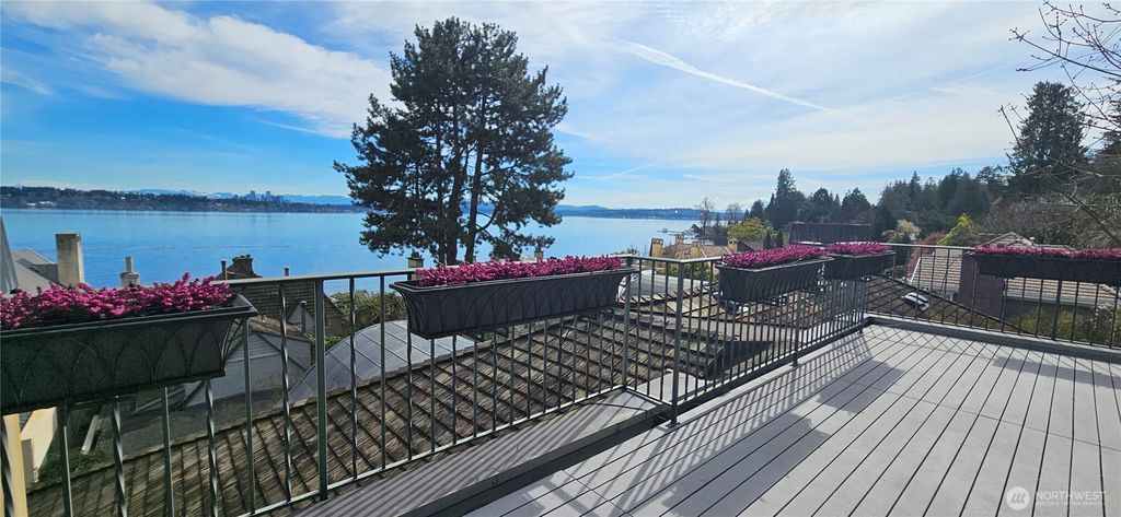 Photo of 463 39th Avenue E, Seattle, WA 98112 (MLS # 2434838)