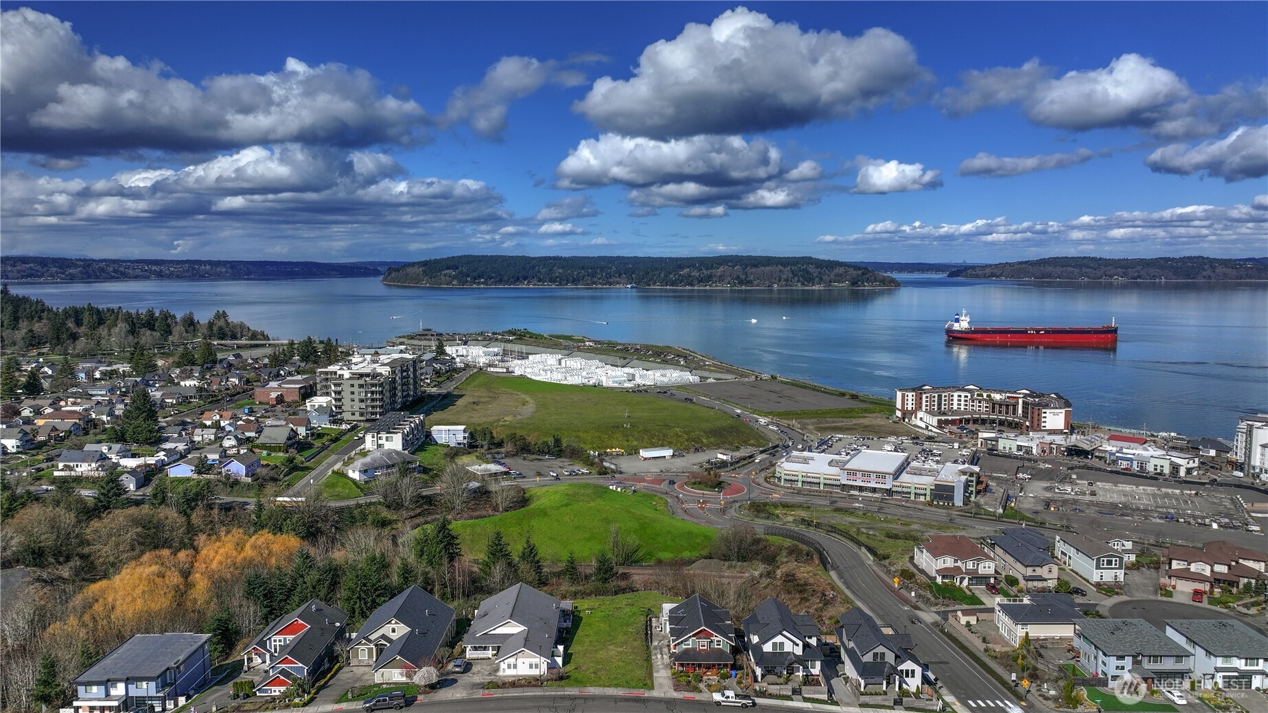 5313 N Commercial Street