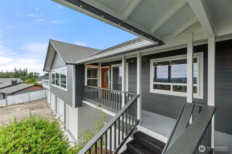 2025 5th Street SE