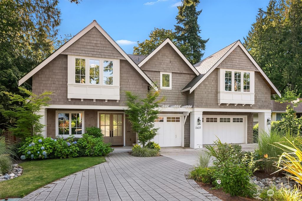 Photo of 2427 109th Avenue SE, Bellevue, WA 98004 (MLS # 2144404)