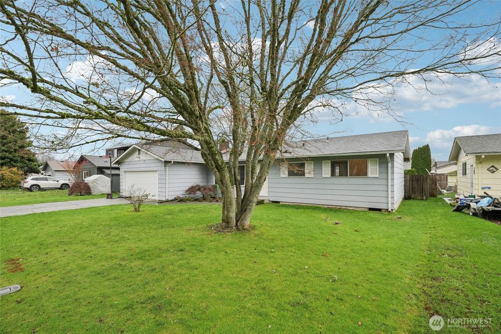 Photo of 1802 Dorothy Street, Longview, WA 98632 (MLS # 2461250)