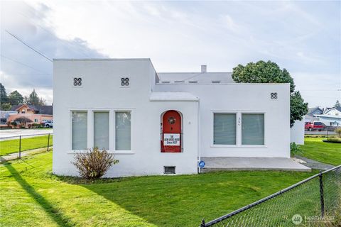 Photo of 304 Emerson Avenue, Hoquiam, WA 98550 (MLS # 2457525)