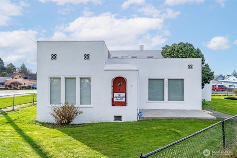 Photo of 304 Emerson Avenue, Hoquiam, WA 98550 (MLS # 2457525)