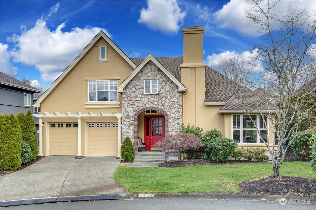 Photo of 20622 NE 28th Court, Sammamish, WA 98074 (MLS # 2199106)