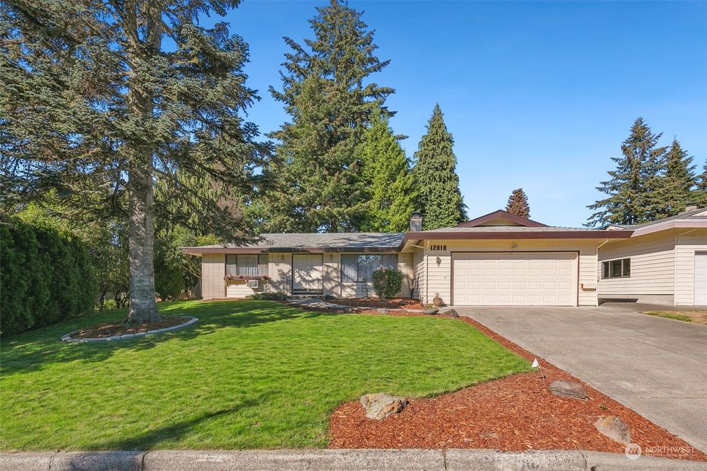Photo of 12818 SE 67th Street, Bellevue, WA 98006 (MLS # 2297143)
