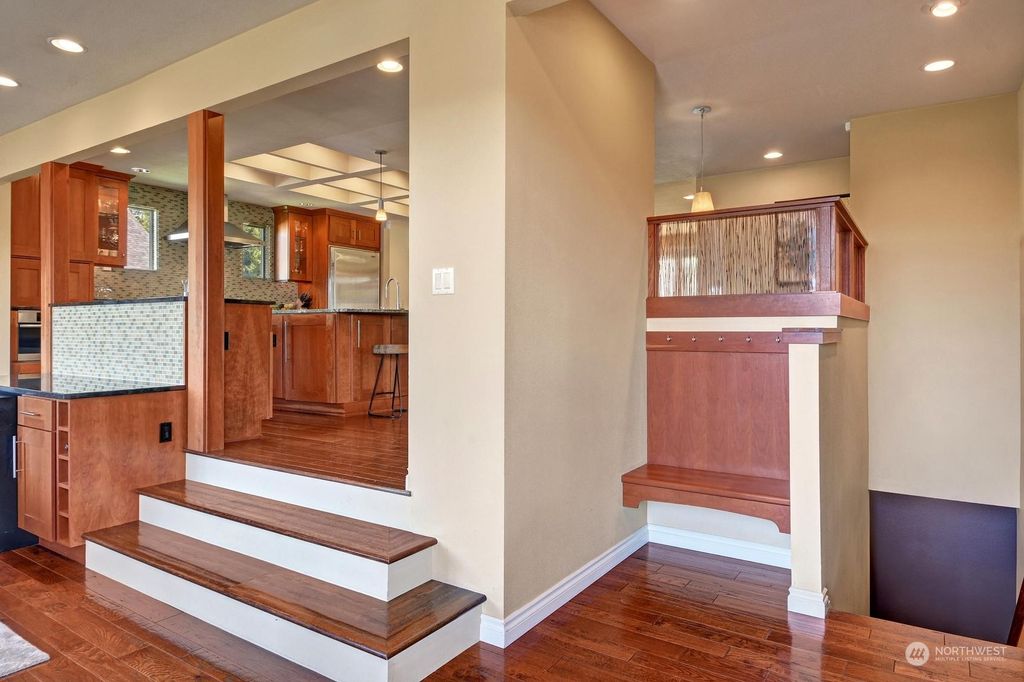 Photo of 5712 111th Avenue SE, Bellevue, WA 98006 (MLS # 2055995)
