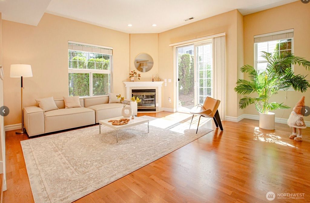 Photo of 2050 132nd Avenue SE #E-512, Bellevue, WA 98005 (MLS # 2485965)