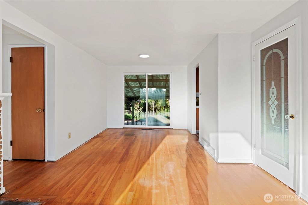 Photo of 14857 Wallingford Avenue N, Shoreline, WA 98133 (MLS # 2431773)