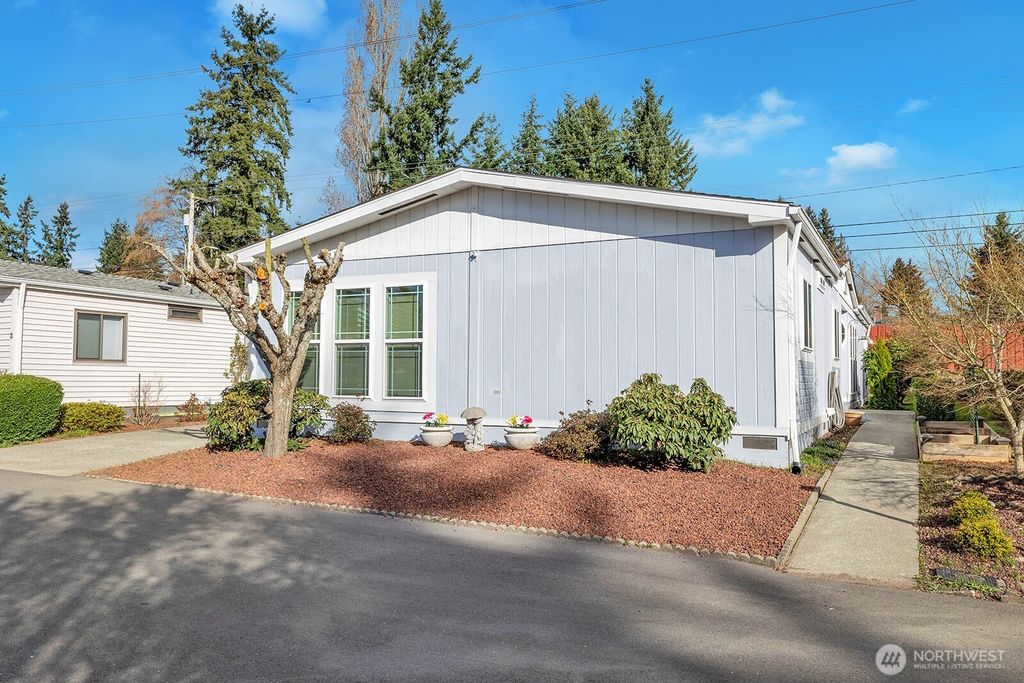 Photo of 2611 S 288th Street #2, Federal Way, WA 98003 (MLS # 2469531)