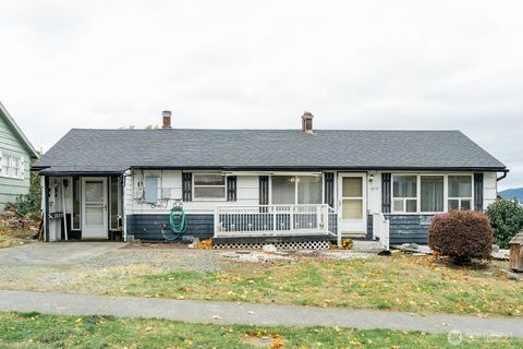 Photo of 1612 22nd Street, Anacortes, WA 98221 (MLS # 2447251) Photo of 1612 22nd Street, Anacortes, WA 98221 (MLS # 2447251)