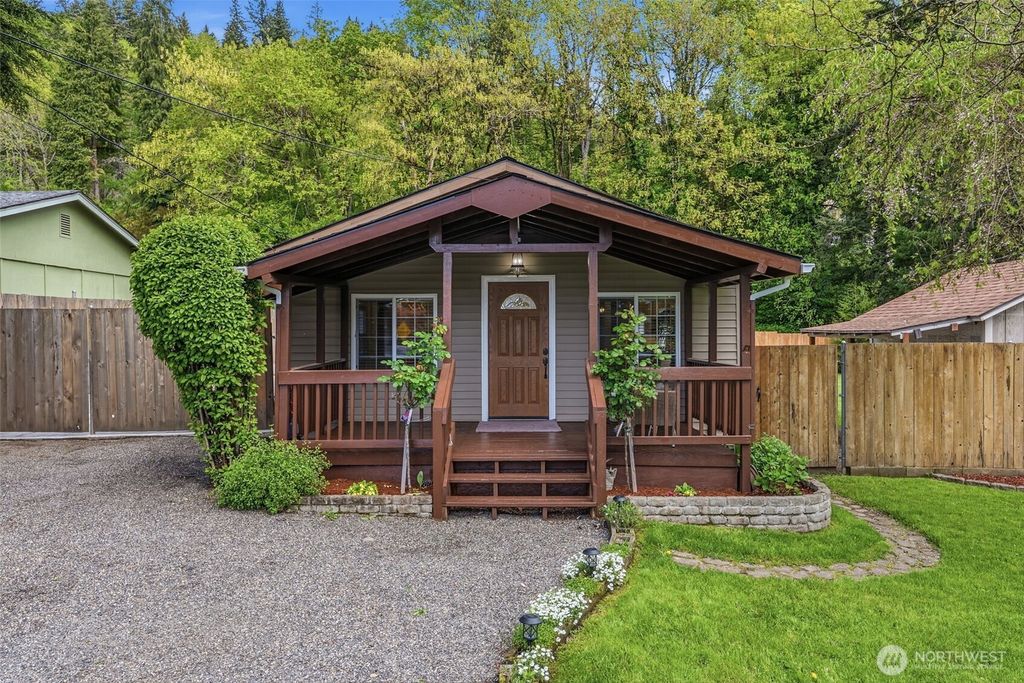 Photo of 657 NW 10th Avenue, Camas, WA 98607 (MLS # 2509839)