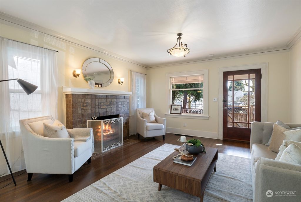 Photo of 854 NE 58th Street, Seattle, WA 98105 (MLS # 2193482)