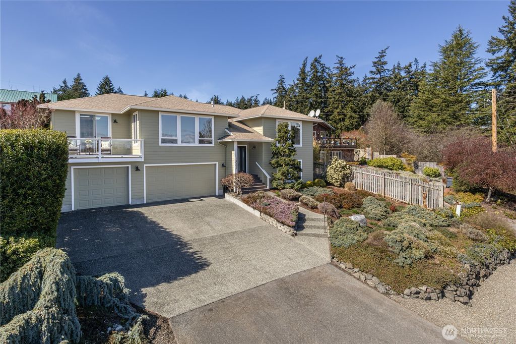 Photo of 1355 Jackman Street, Port Townsend, WA 98368 (MLS # 2498549)