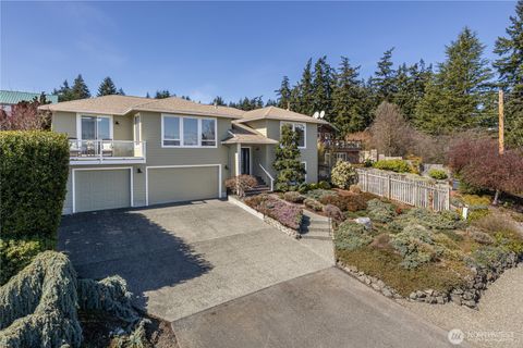 Photo of 1355 Jackman Street, Port Townsend, WA 98368 (MLS # 2498549)