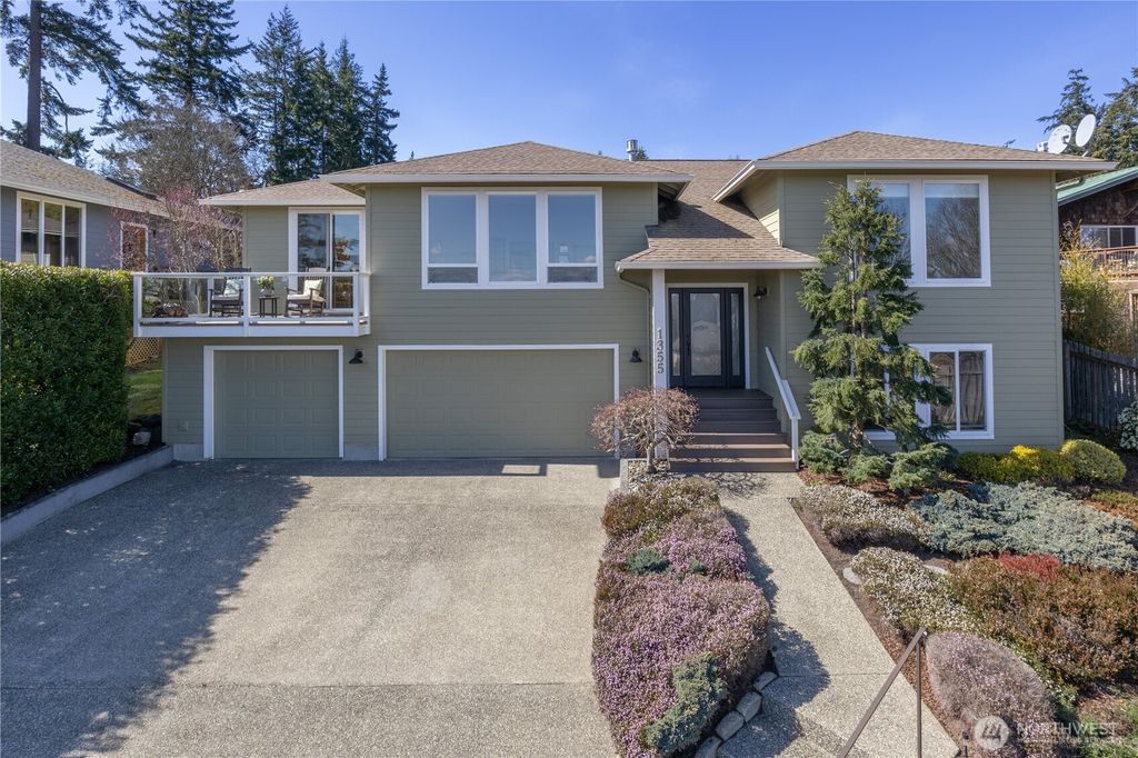 Photo of 1355 Jackman Street, Port Townsend, WA 98368 (MLS # 2498549)