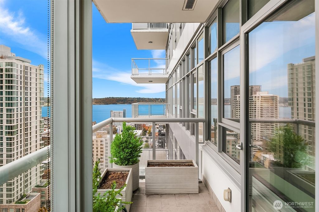 Photo of 588 Bell St St #2405S, Seattle, WA 98121 (MLS # 2448856)