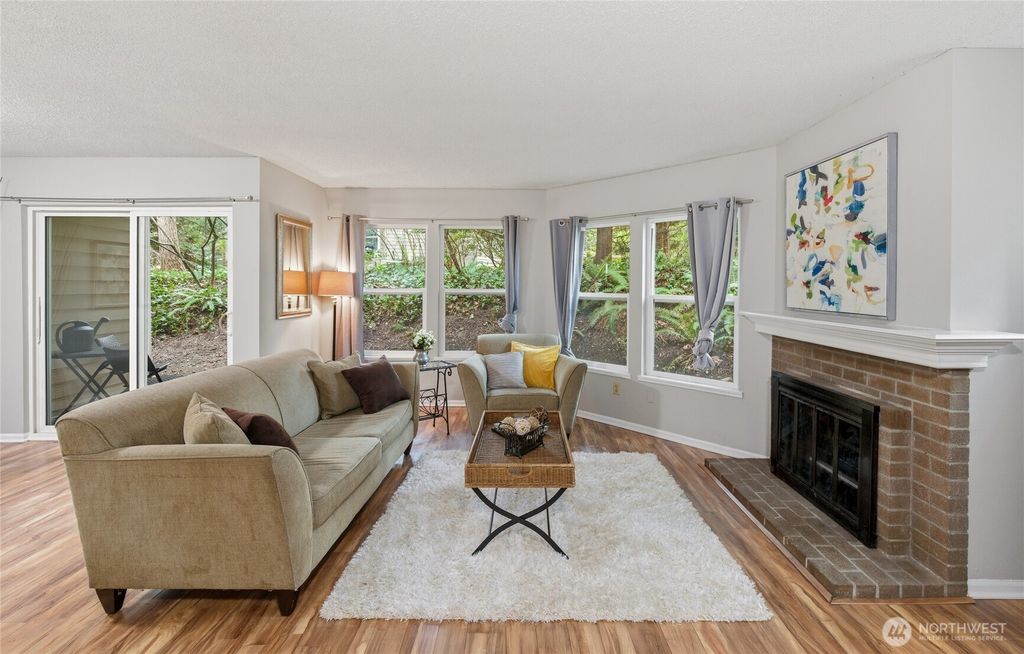 Photo of 14651 NE 40th Street #C1, Bellevue, WA 98007 (MLS # 2493645)