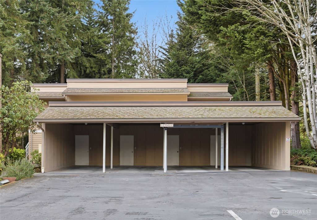 Photo of 14651 NE 40th Street #C1, Bellevue, WA 98007 (MLS # 2493645)