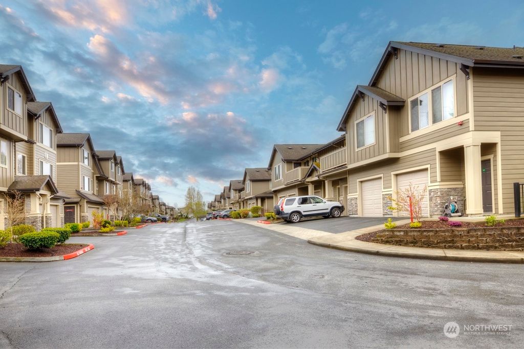 Photo of 1900 Weaver Road #K203, Snohomish, WA 98290 (MLS # 2220008)