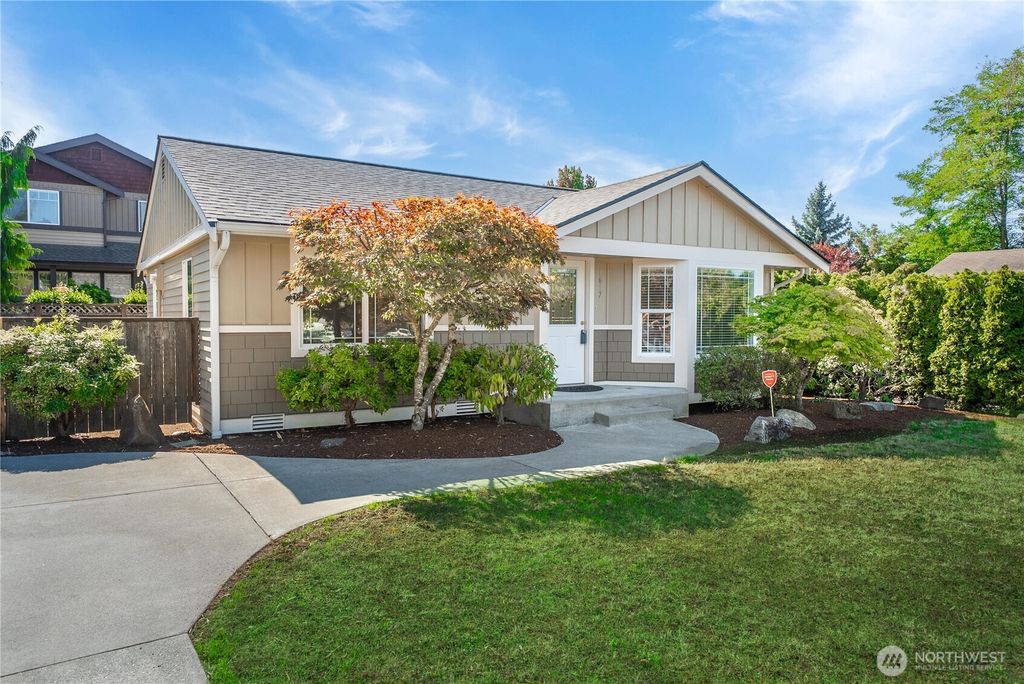 Photo of 1617 NE 28th Street, Renton, WA 98056 (MLS # 2433017)
