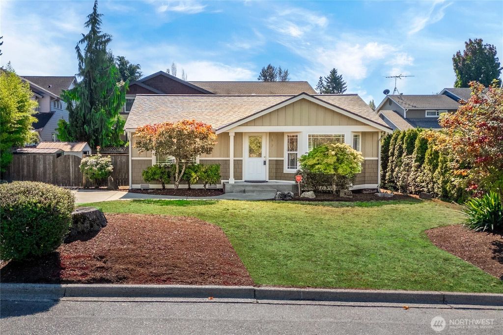 Photo of 1617 NE 28th Street, Renton, WA 98056 (MLS # 2433017)
