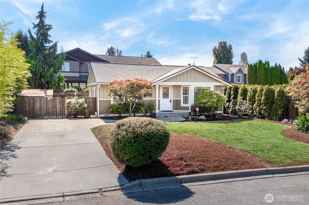 Photo of 1617 NE 28th Street, Renton, WA 98056 (MLS # 2433017)