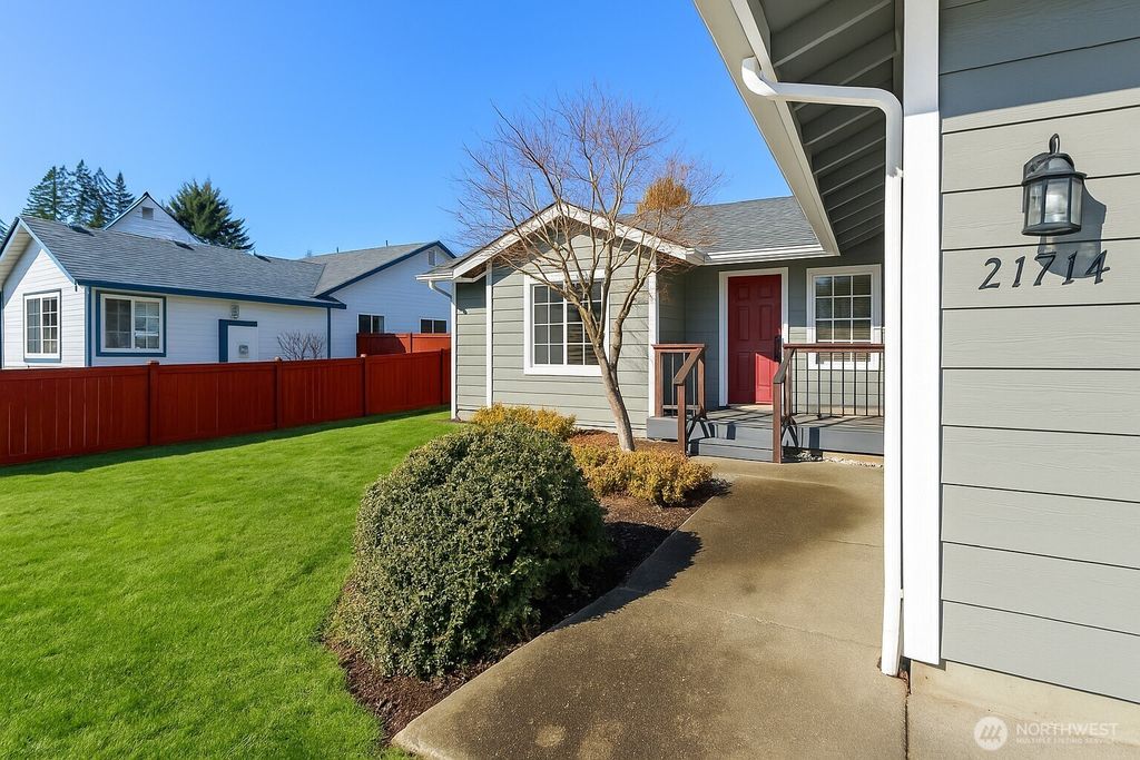 Photo of 21714 SE 239th Street, Maple Valley, WA 98038 (MLS # 2328128)