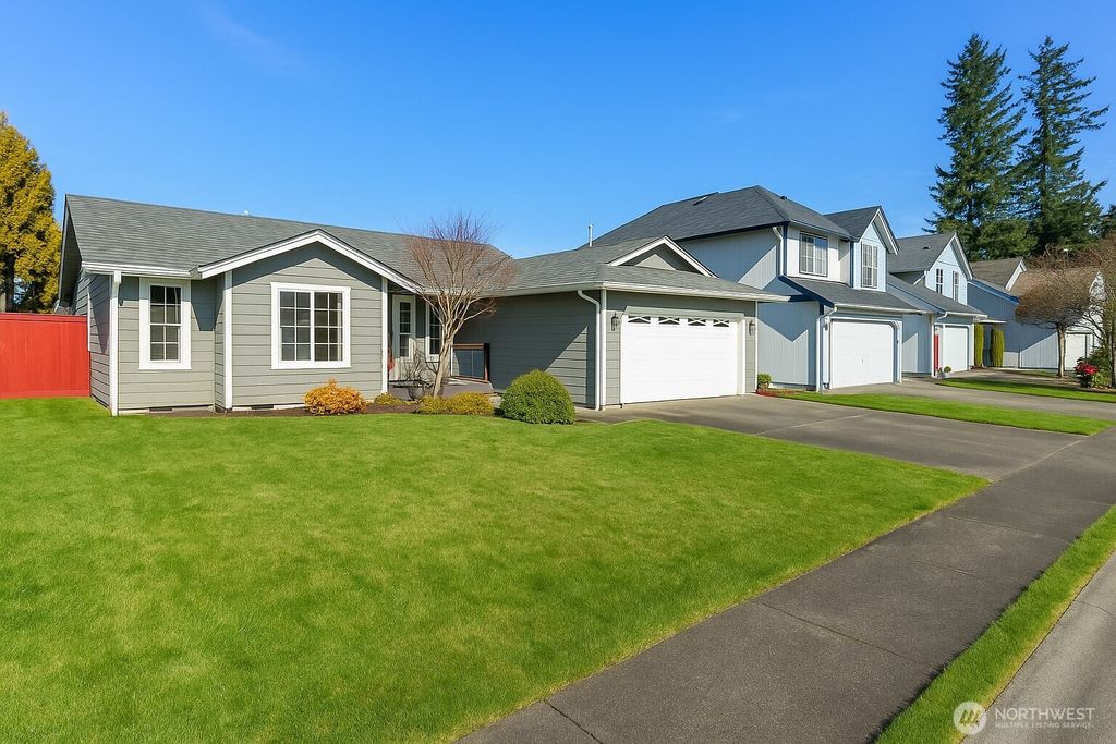 Photo of 21714 SE 239th Street, Maple Valley, WA 98038 (MLS # 2328128)