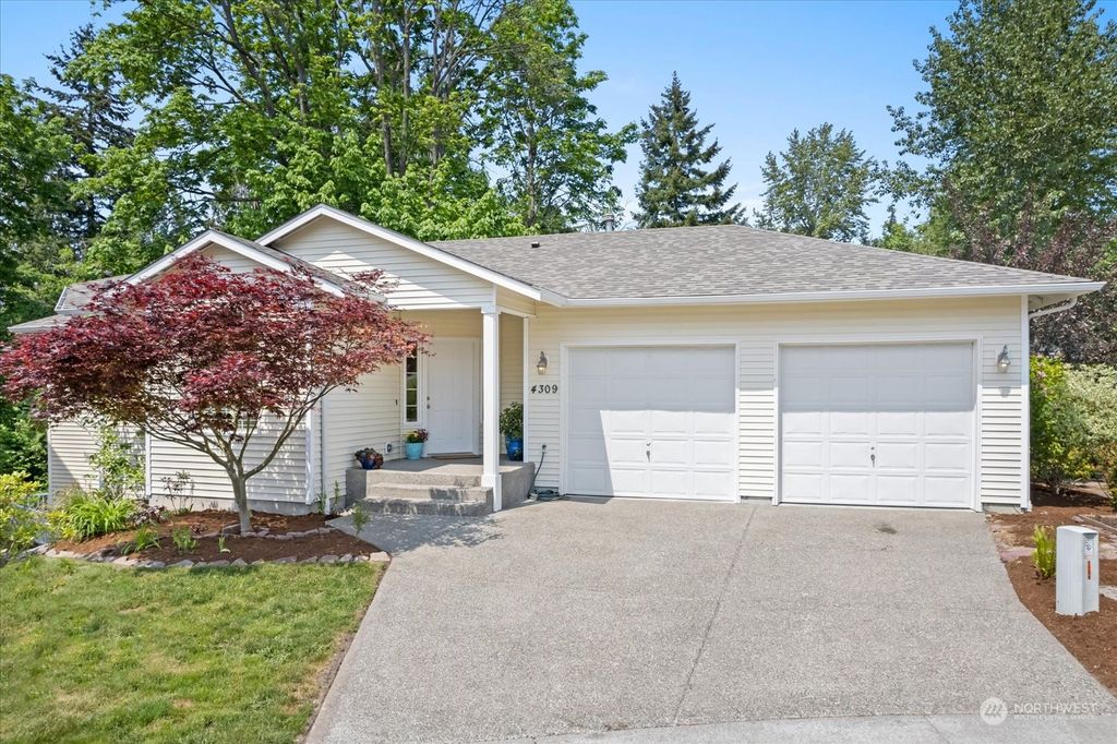 Photo of 4309 147th Street SW, Lynnwood, WA 98087 (MLS # 2070760)