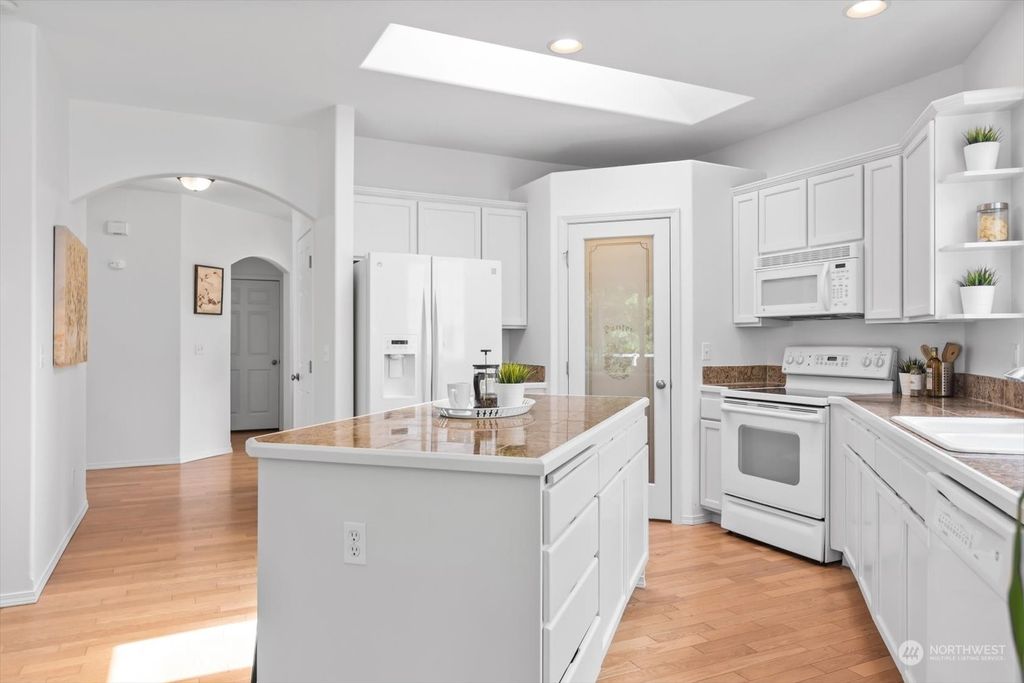 Photo of 4309 147th Street SW, Lynnwood, WA 98087 (MLS # 2070760)