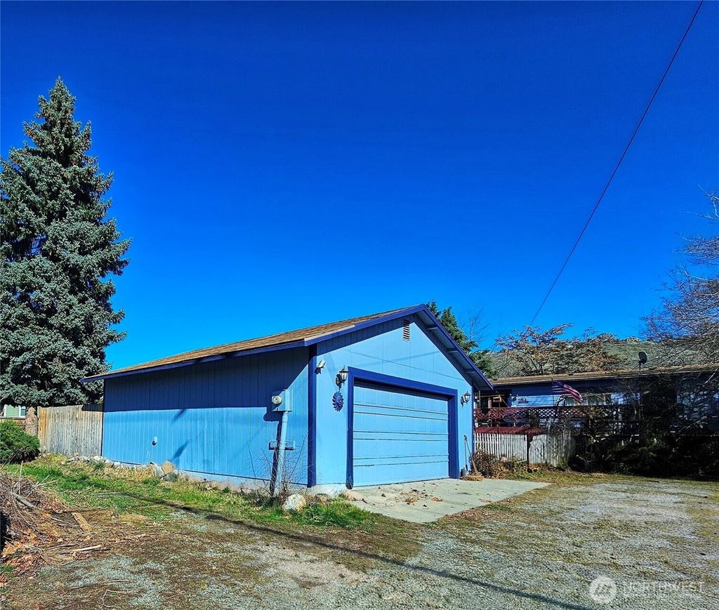 Photo of 2501 Sunset Highway, East Wenatchee, WA 98802 (MLS # 2489119)