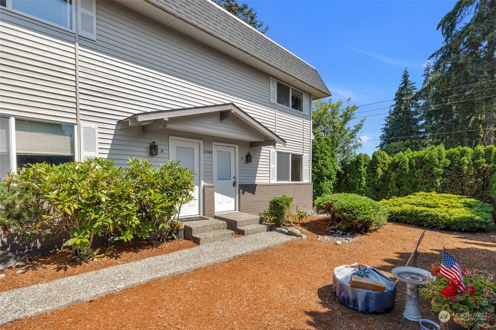 Photo of 22024 76th Avenue W, Edmonds, WA 98026 (MLS # 2277530)