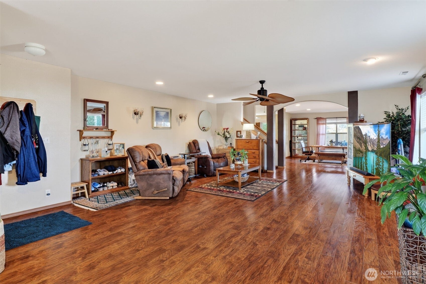 308 Easy Street SE