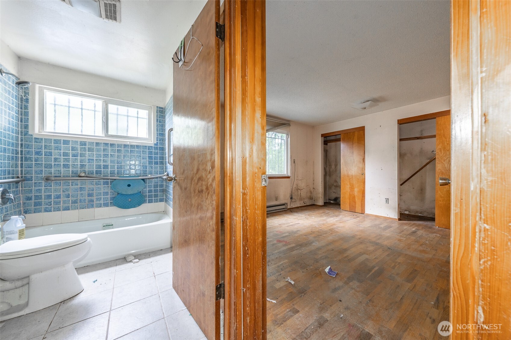 1216 E 70th Street