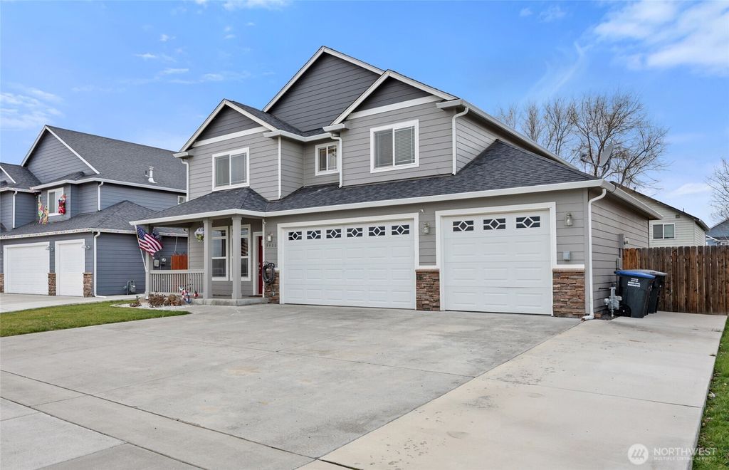 Photo of 3408 W Peninsula Drive, Moses Lake, WA 98837 (MLS # 2461117)