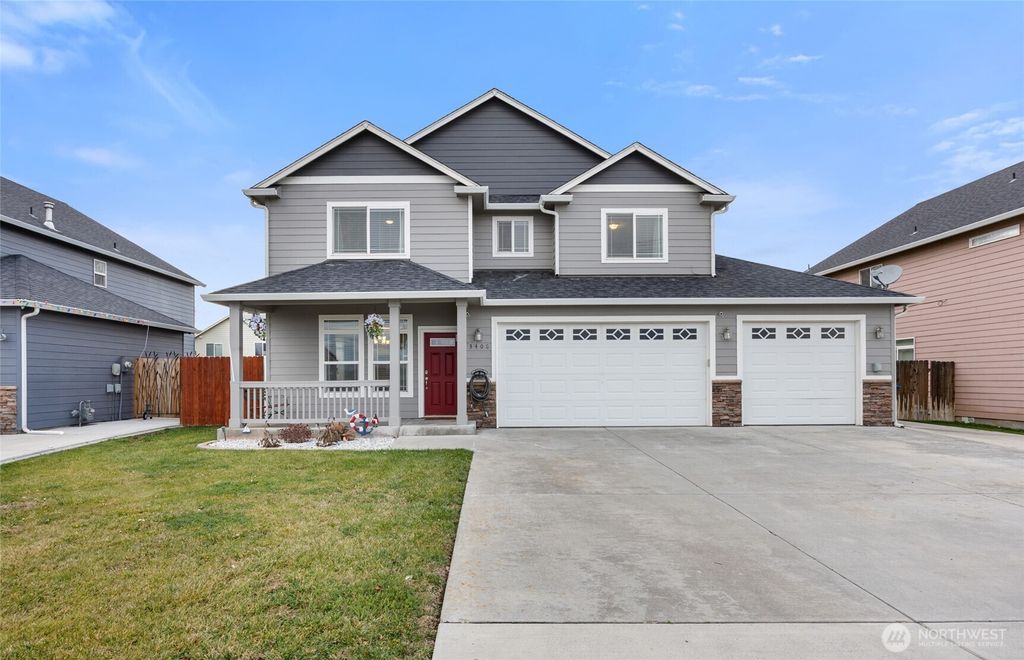 Photo of 3408 W Peninsula Drive, Moses Lake, WA 98837 (MLS # 2461117)