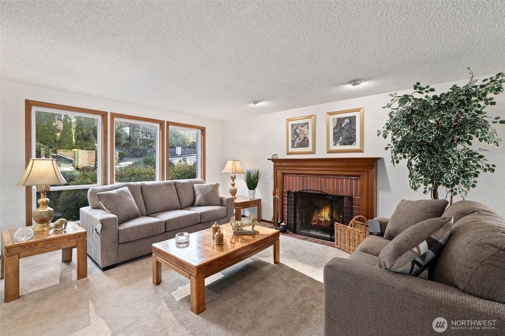 Photo of 2201 33rd Avenue SE, Puyallup, WA 98374 (MLS # 2475651)