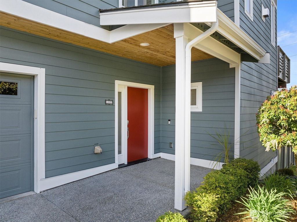 Photo of 1005 S 229th Place, Des Moines, WA 98198 (MLS # 2351281)