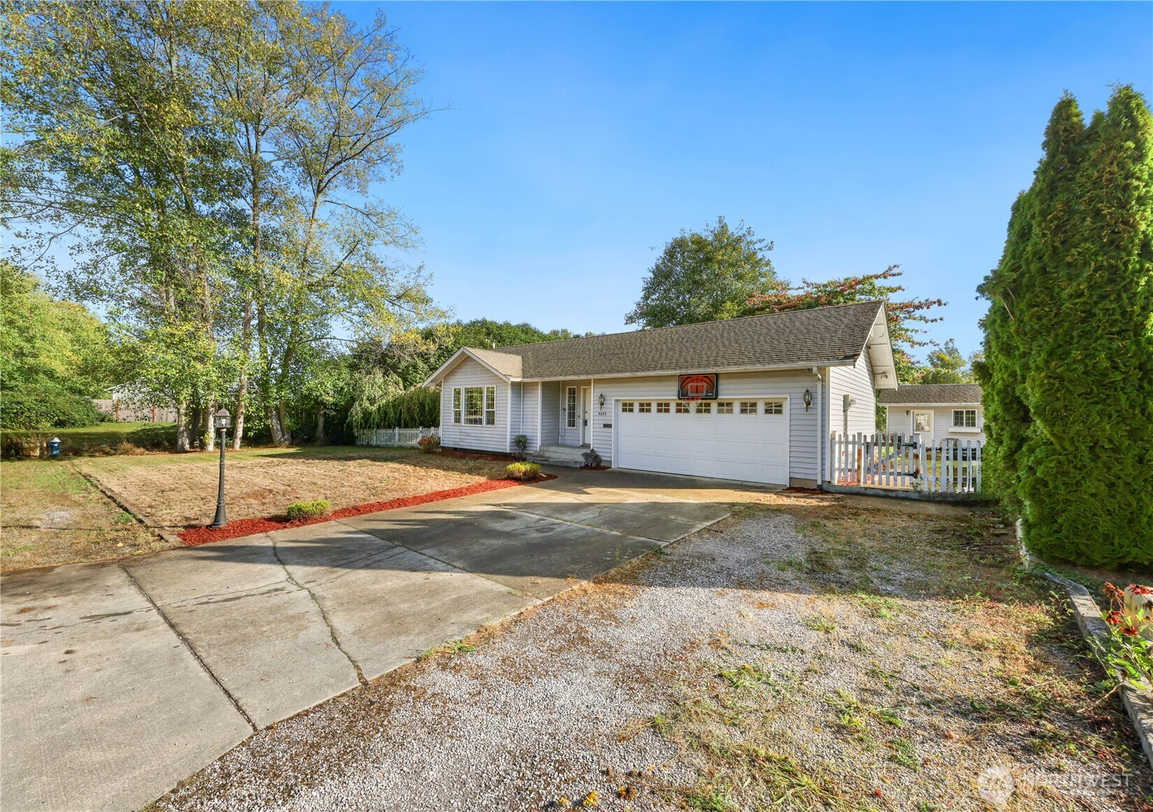 4844 Oakridge Drive