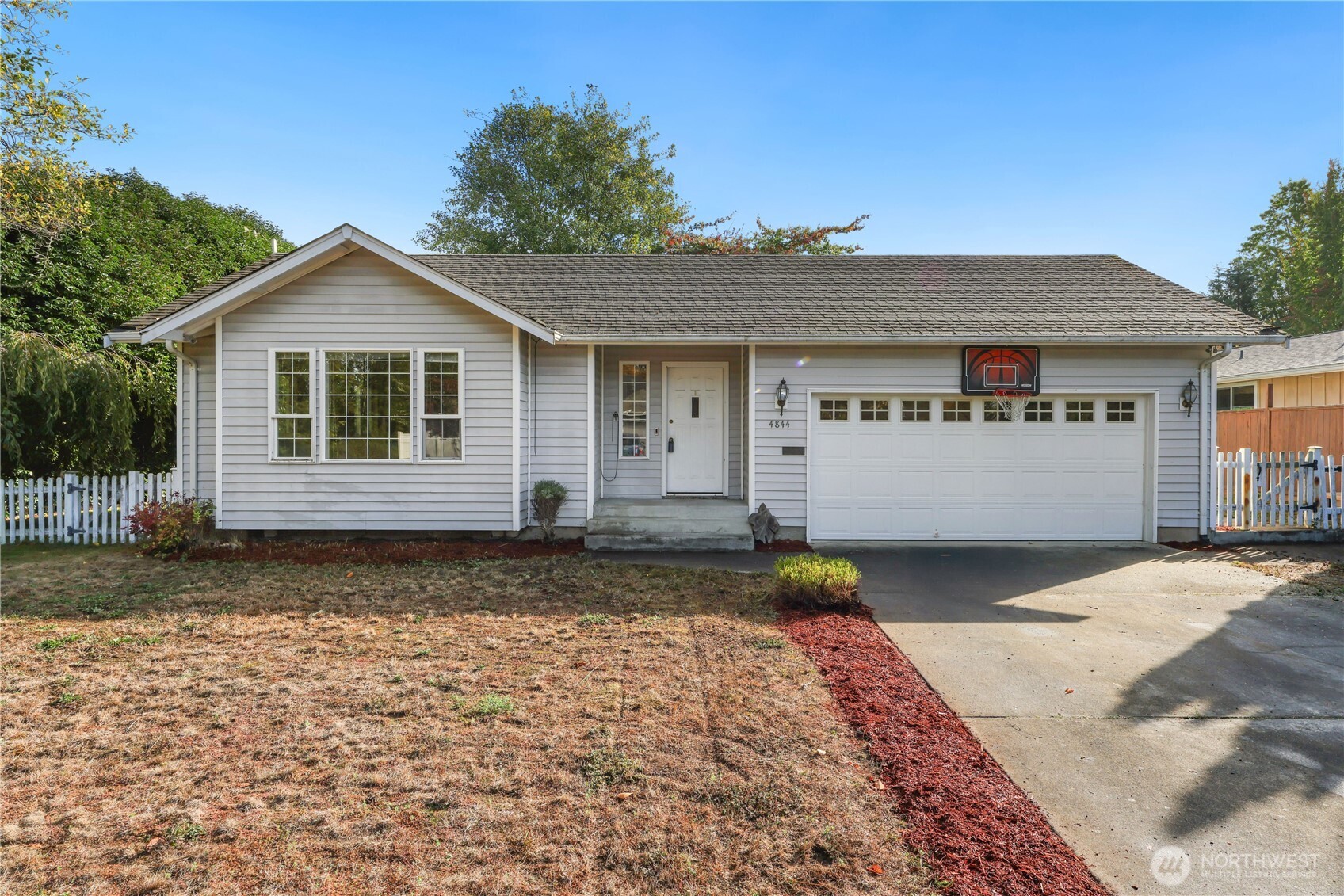 4844 Oakridge Drive