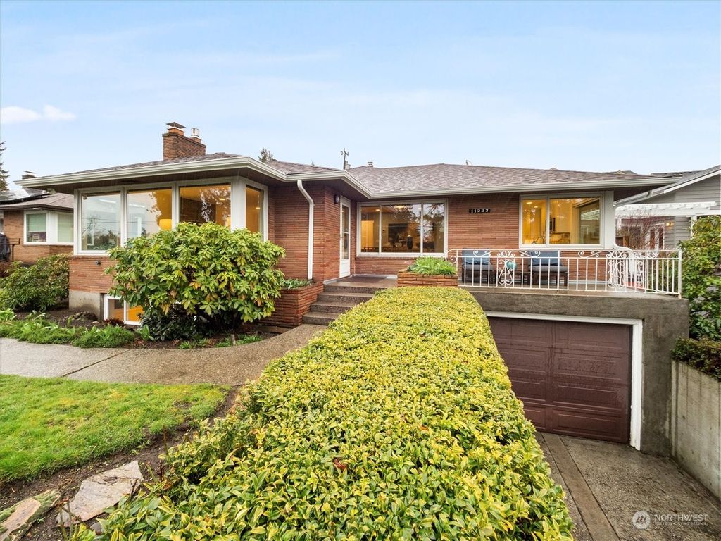 Photo of 11222 Palatine Avenue N, Seattle, WA 98133 (MLS # 2203566)
