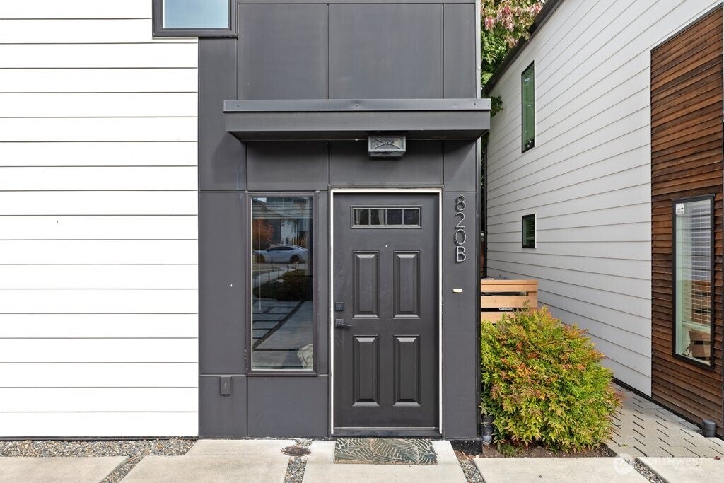 Photo of 820 B S Rose Street, Seattle, WA 98108 (MLS # 2589048)