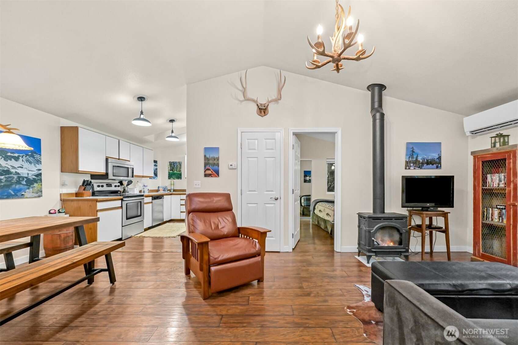 Deming, Washington 98244, United States, 1 Bedroom Bedrooms, ,1 BathroomBathrooms,Residential,Active,88026