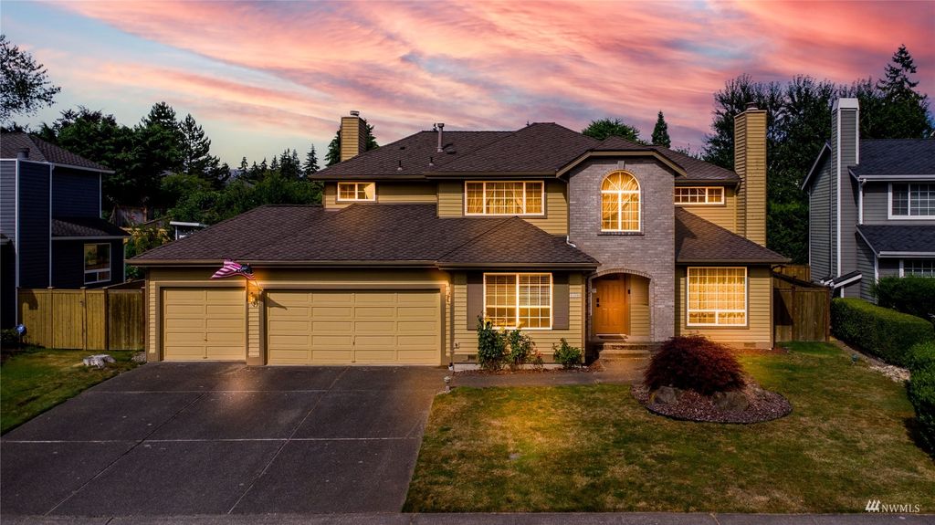 Photo of 1807 Field Avenue NE, Renton, WA 98059 (MLS # 1981477)