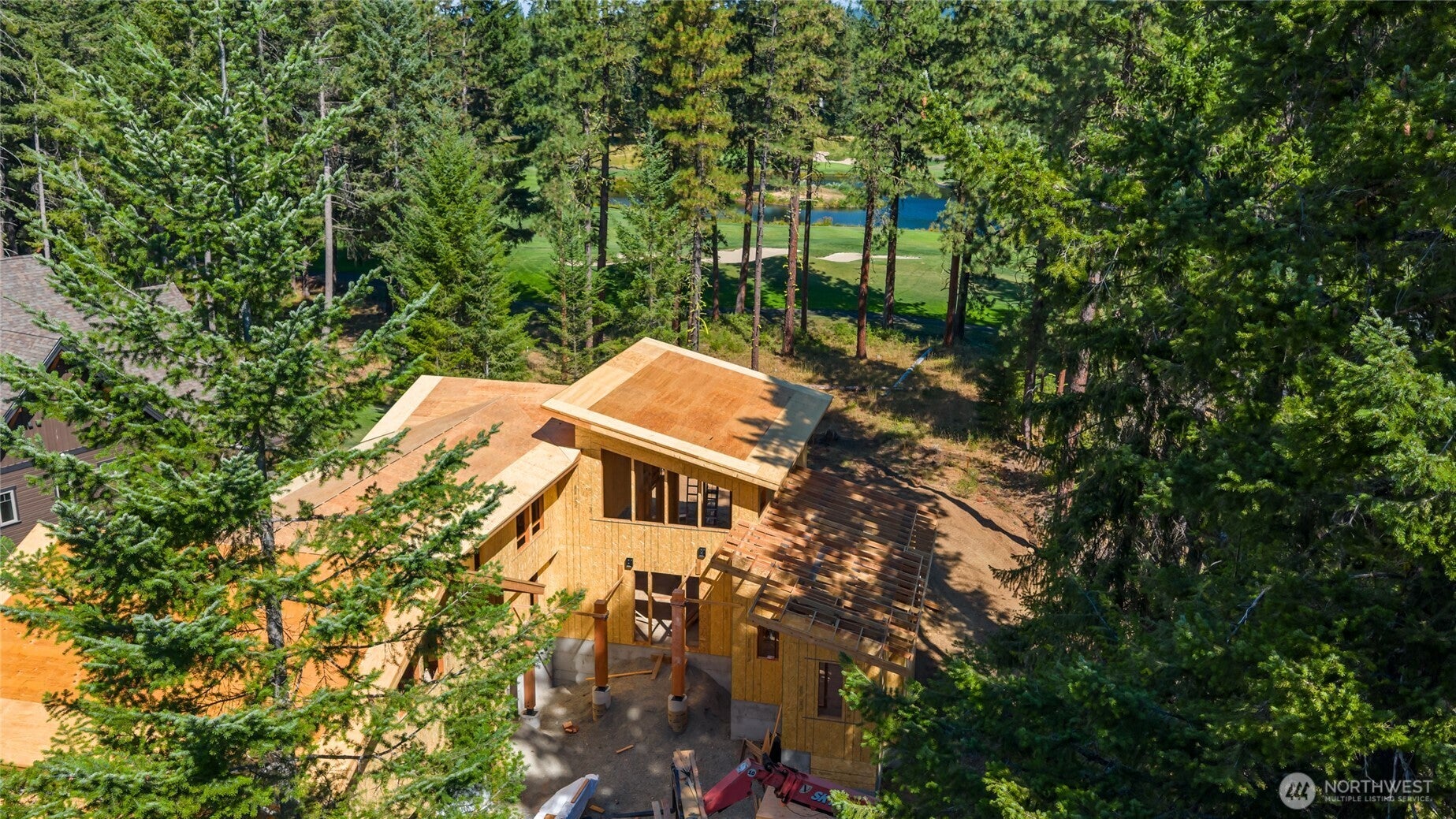 1060 Larkspur Loop