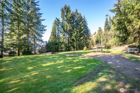 Photo of 1119 Holcomb Road, Kelso, WA 98626 (MLS # 2506820)