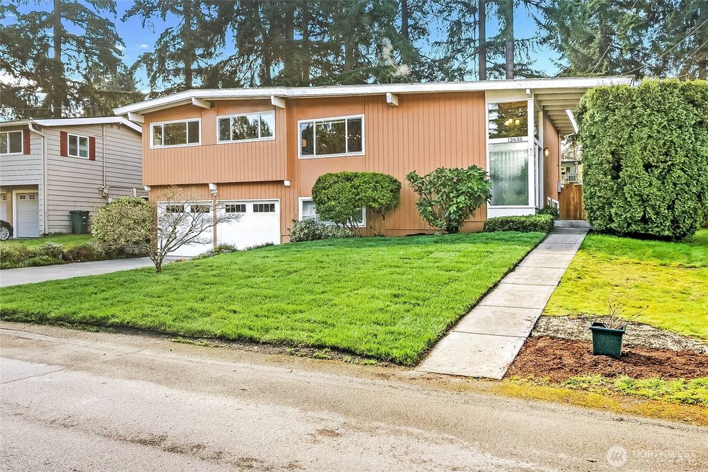 Photo of 12635 SE 54th Street, Bellevue, WA 98006 (MLS # 2502061)