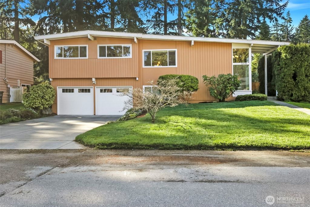 Photo of 12635 SE 54th Street, Bellevue, WA 98006 (MLS # 2502061)