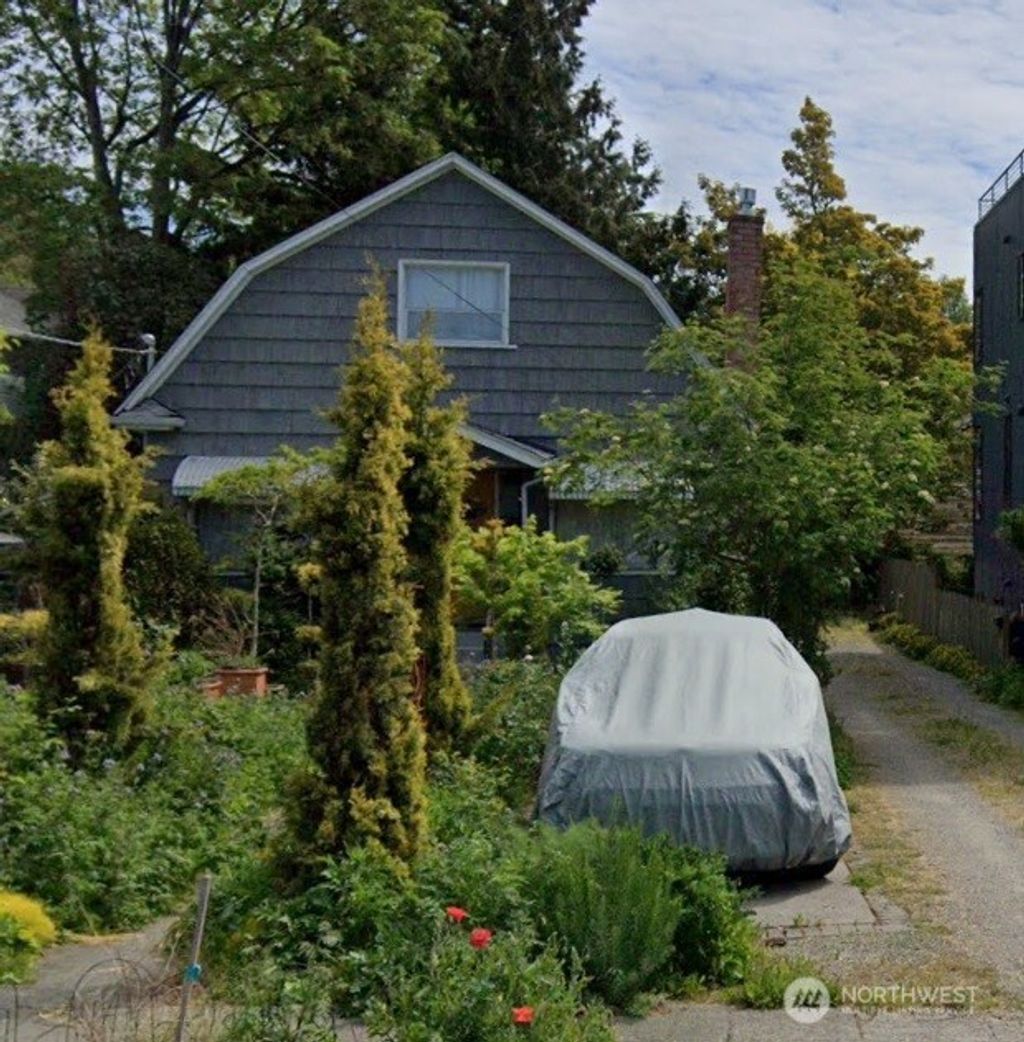 Photo of 5548 27th Avenue NE #A, Seattle, WA 98105 (MLS # 2332991)